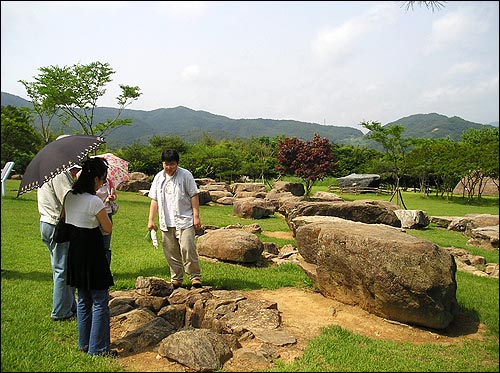 순천 우산리 내우마을에 있던 고인돌군. 